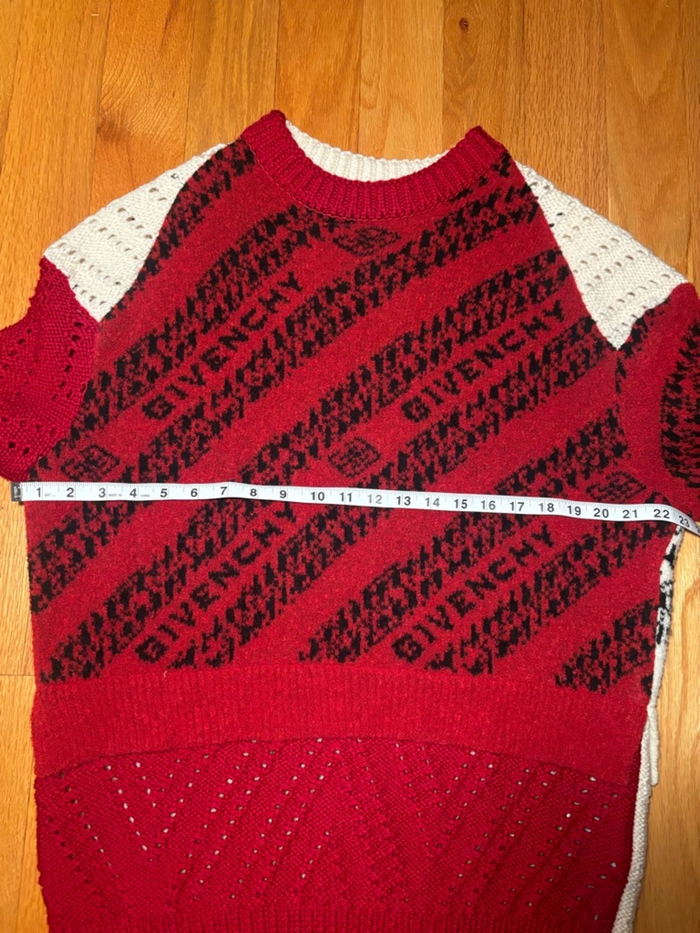 Givenchy Runway Monogram Sweater 🔥🔥 - Picture 5 of 8